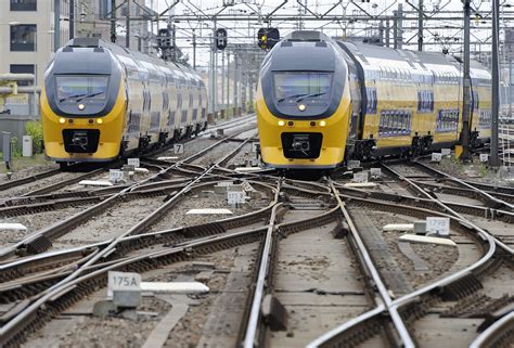 nederlandse spoorwegen trein treinrails dubbeldekker