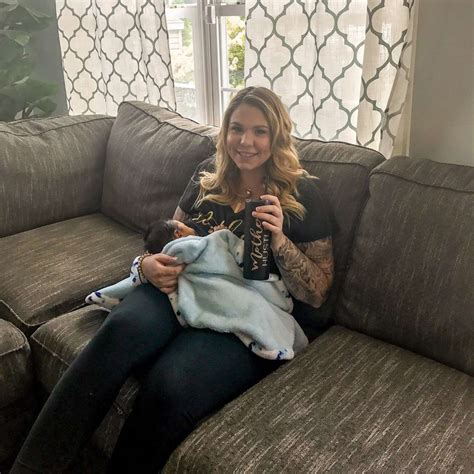 teen mom 2 kailyn lowry shares multitasking breastfeeding photo with