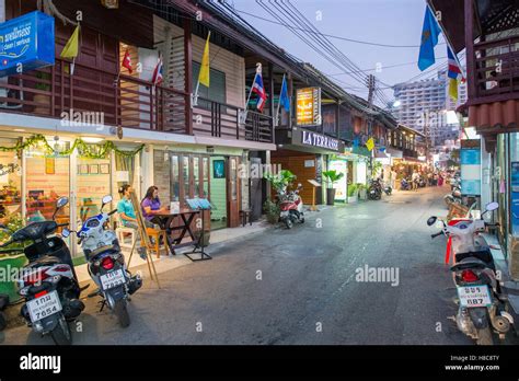 streets  hua hin thailand  night hua hin     major tourist destinations