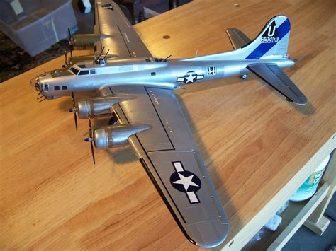 flying fortress plastic model airplane kit  scale