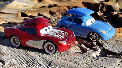disney pixar cars cruisin lightning mcqueen  sally carrera limited