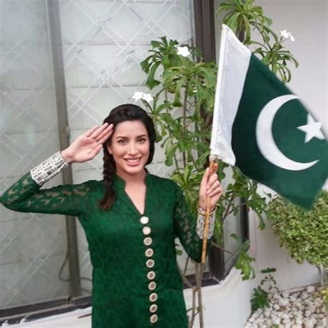 beautiful pictures of pakistani celebrities with flag on