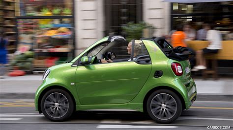 smart fortwo cabrio electric drive  brabus color electric green tailormade side