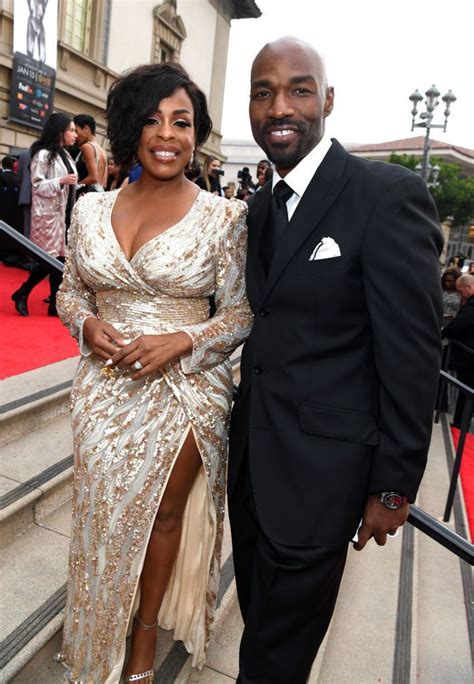 niecy nash says a bj a day keeps the divorce lawyers away and we