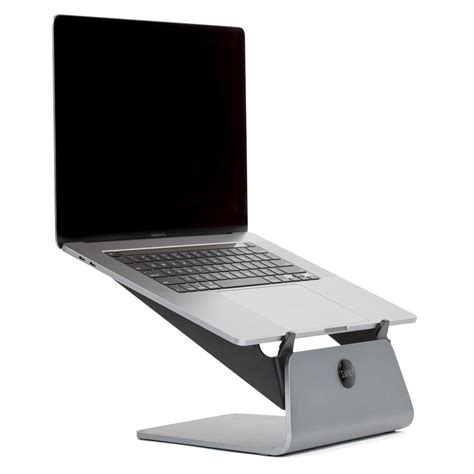 svalt bietet macbook staender mit integriertem luefter  ifunde