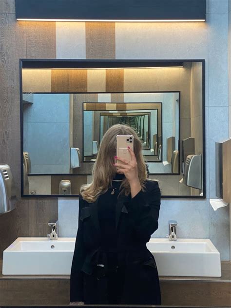 pin by ekaterina tarasuik on my aesthetic mirror selfie aesthetic