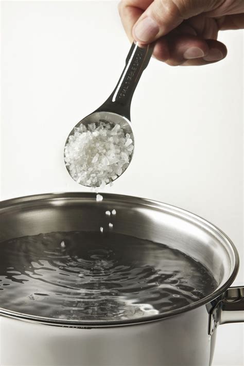 adding salt increase  boiling point  water