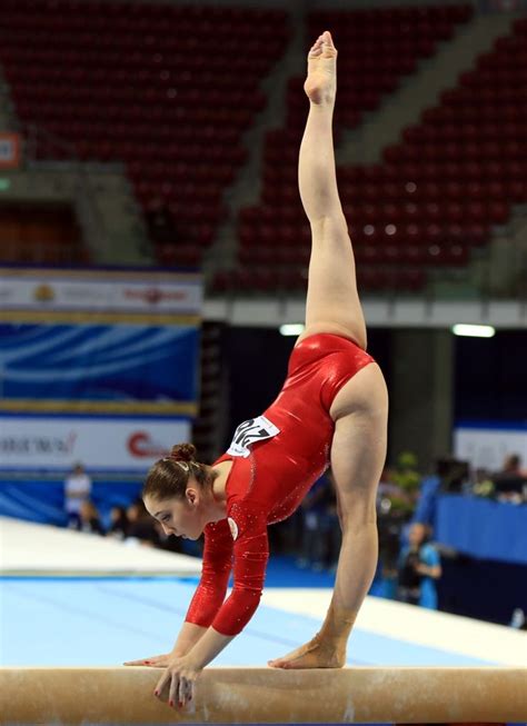 aliya mustafina the queen gymnastics pictures gymnastics poses