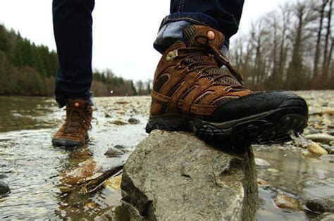 waterproof hiking shoes       choose