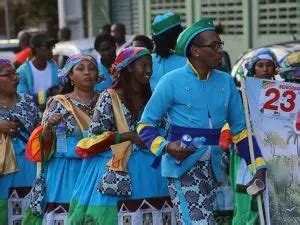 surinamese carnaval de avond vierdaagse  year  easter