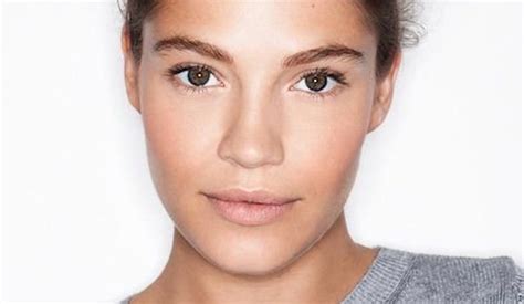 10 Hacks To Achieving The “no Makeup” Makeup Look The Everygirl