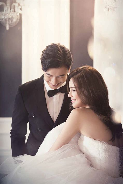 Download Korean Couple Prenuptial Photo Wallpaper
