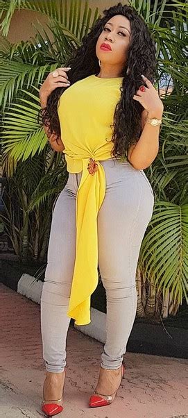 moyo lawal flaunts her wicked hips and big backside photos information nigeria