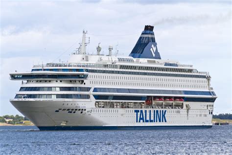 estonian cruise ship silja europa  accommodate security staff   summit   uk