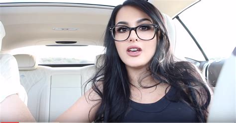 Youtuber Sssniperwolf Buys A Mercedes S550 Coupe Video