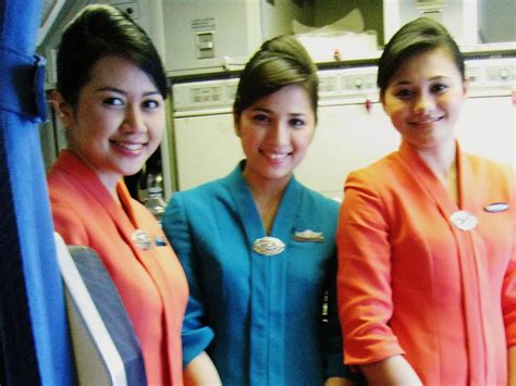 pramugari pramugari cantik maskapai penerbangan indonesia
