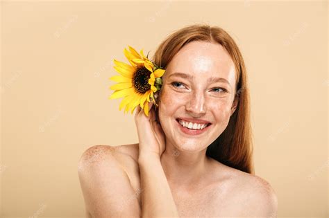 Premium Photo Beauty Portrait Of A Cheerful Young Topless Redhead Girl