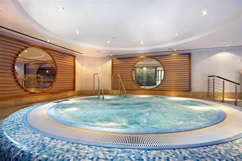 spa with pool sauna and beauty treatments in berlin