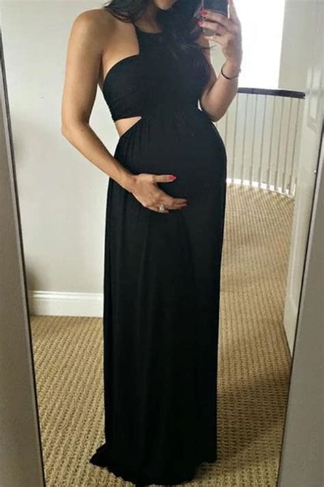 the maternity off shoulder fill length dress with sleeveless is a good