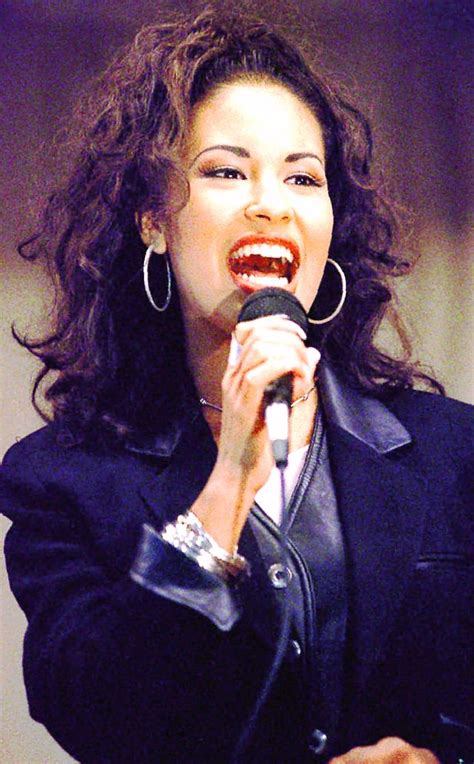 Day Of The Dead Honors Icon Singer Selena Ny Daily News