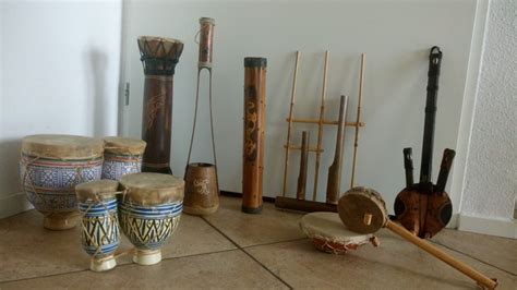 collectie van  afrikaanse decoratieve muziekinstrumenten catawiki