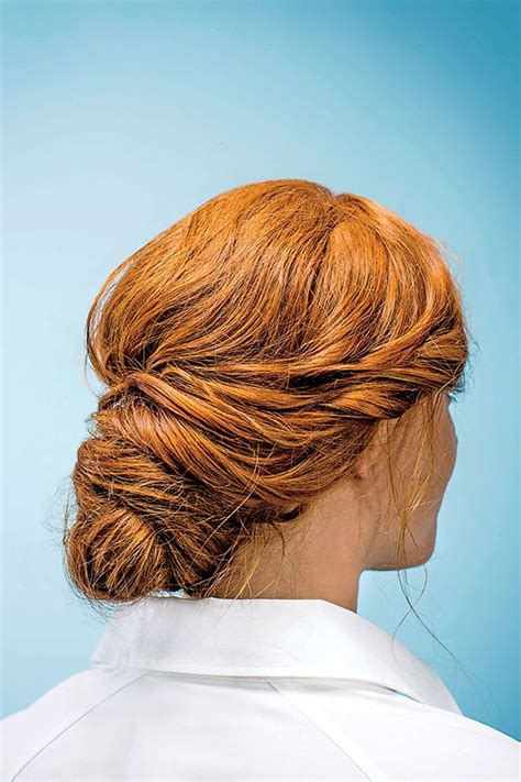 Up With A Twist Our Elegant Easy Messy Bun Cool Hairstyles Easy