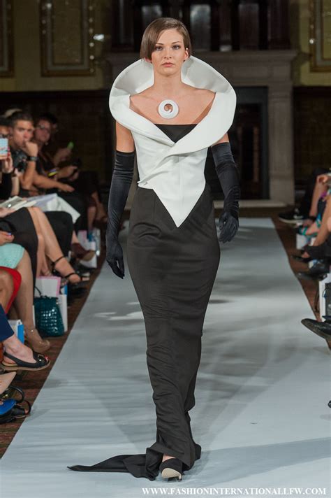 lenie boya ss  london fashion week futuristic black  white  sculptured calla lily