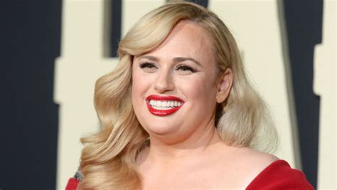 Rebel Wilson Shows Off Weight Loss In Yellow Dress — Pic