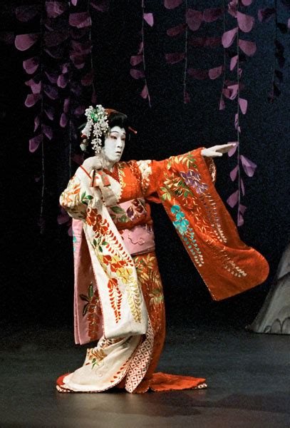 Kabuki Theatre As Spectacle Asian Traditional Theatre