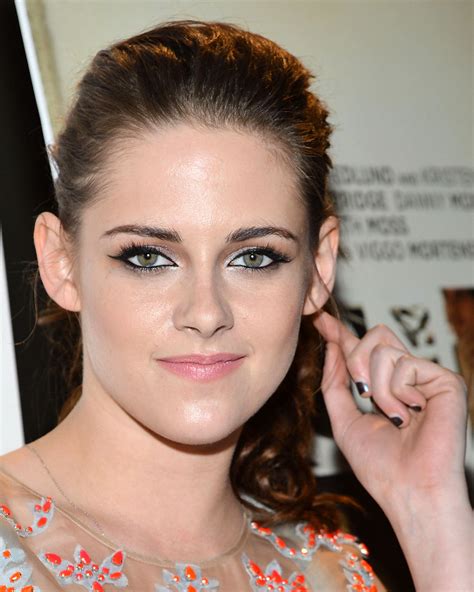 kristen stewart focus on faces max users galleries celebrity photo gallery