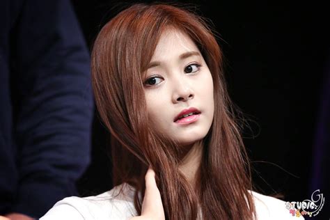 twice s tzuyu is defying traditional beauty standards and fans are loving it koreaboo