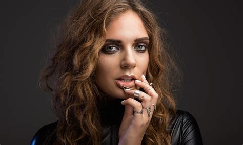 Queen Of The Clouds Tove Lo I Sing Things I Wouldn T Say Huffpost