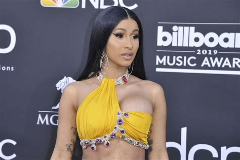 Dear Cardi B Thank You For Showing Off Your Untoned Tummy