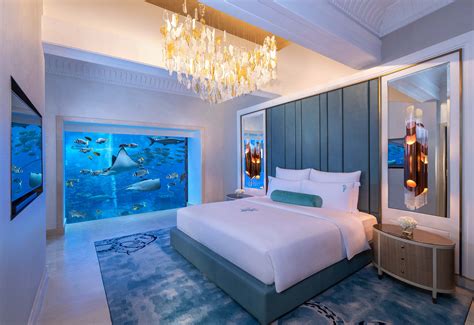 hotel room   sea