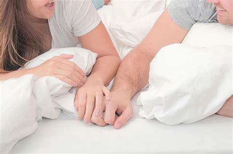 bedtime habits   ruining  relationship  sleep guide