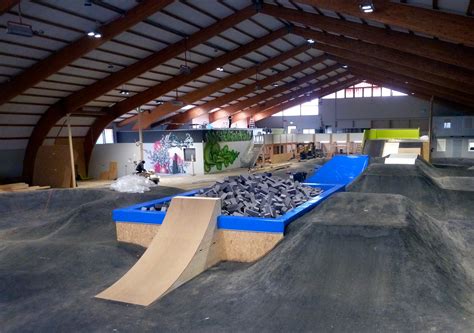 der groesste indoor bike park europas wird eroeffnet bikepark indoor