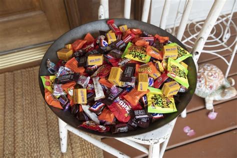 matt stonie eats  pounds  candy  win   halloween candy bowl