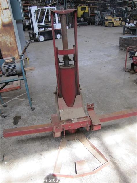 west auctions auction liquidation  vehicles tools  equipment item air operated bumper jack