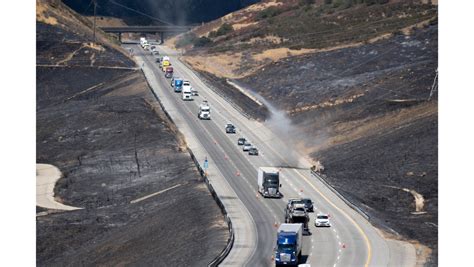 lanes  northbound  freeway remain closed  caltrans evaluates castaic wildfire damage