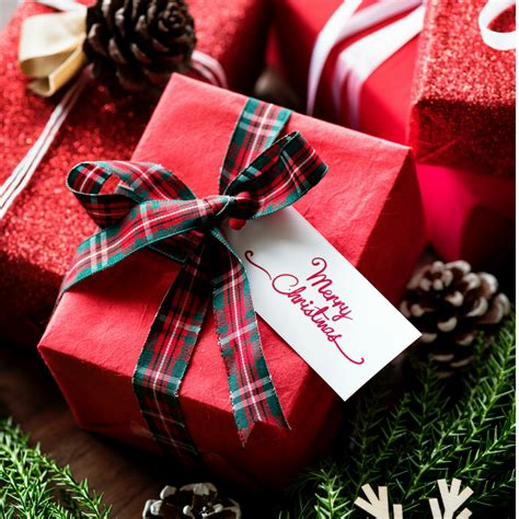 simple ways   holiday gift giving easier  jennifer ullrich minimalhero medium