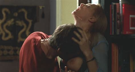 Heather graham sexscenes