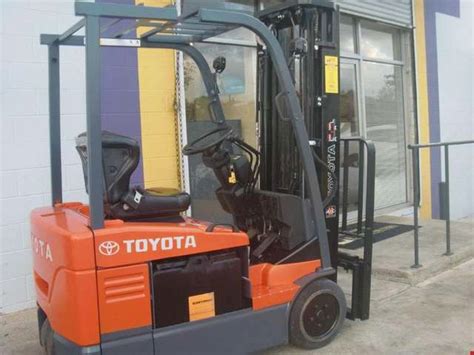 forklifts lift trucks  sale kmh systems