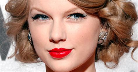 Taylor Swift Celebrity Makeup How To Wear Red Lipstick