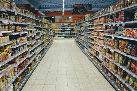 tip je  bij deze supermarkt sparen voor thuistuintjes en tuingereedschap indebuurt den bosch