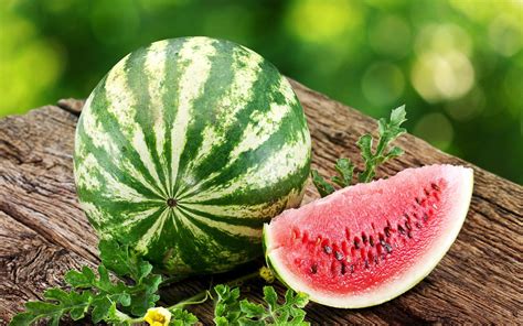 watermeloen hoort bij de zomer jannekes wereld eten