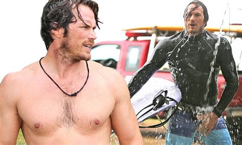 sex and the city s jason lewis proves he s still a hunk at 43 on hawaii beach daily mail online