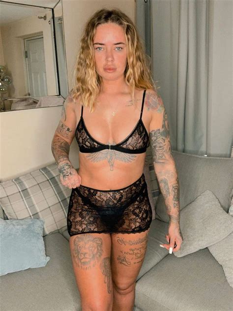 exclusive king s lynn s daniella onlyfans has made me love my body