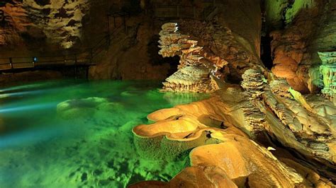 quelles sont les  belles grottes de france geofr