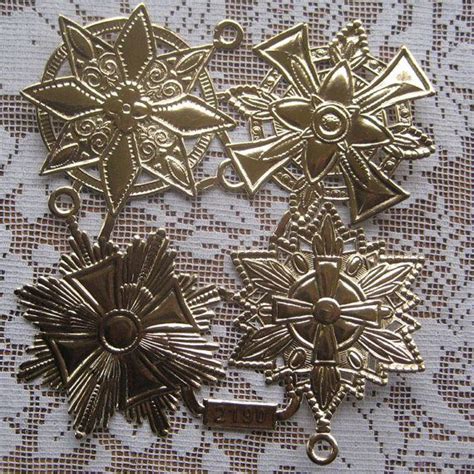 pin  gold medallions