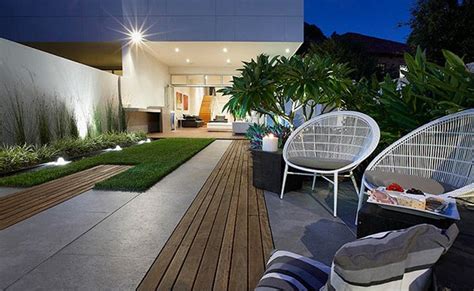 modern  contemporary courtyard gardens   city home design